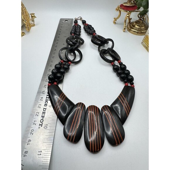 70s Vintage Mod Laminated Plastic Horn Lucite Necklace Bold Red & Black Pendant - Picture 3 of 7
